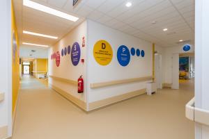 Hodnik novega ZD Piran v Luciji